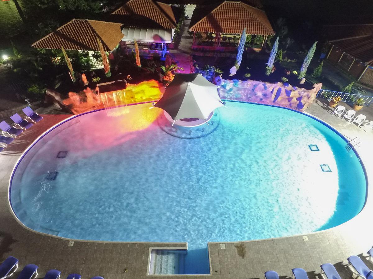 Hotel Campestre Tardes Calenas Yumbo ภายนอก รูปภาพ