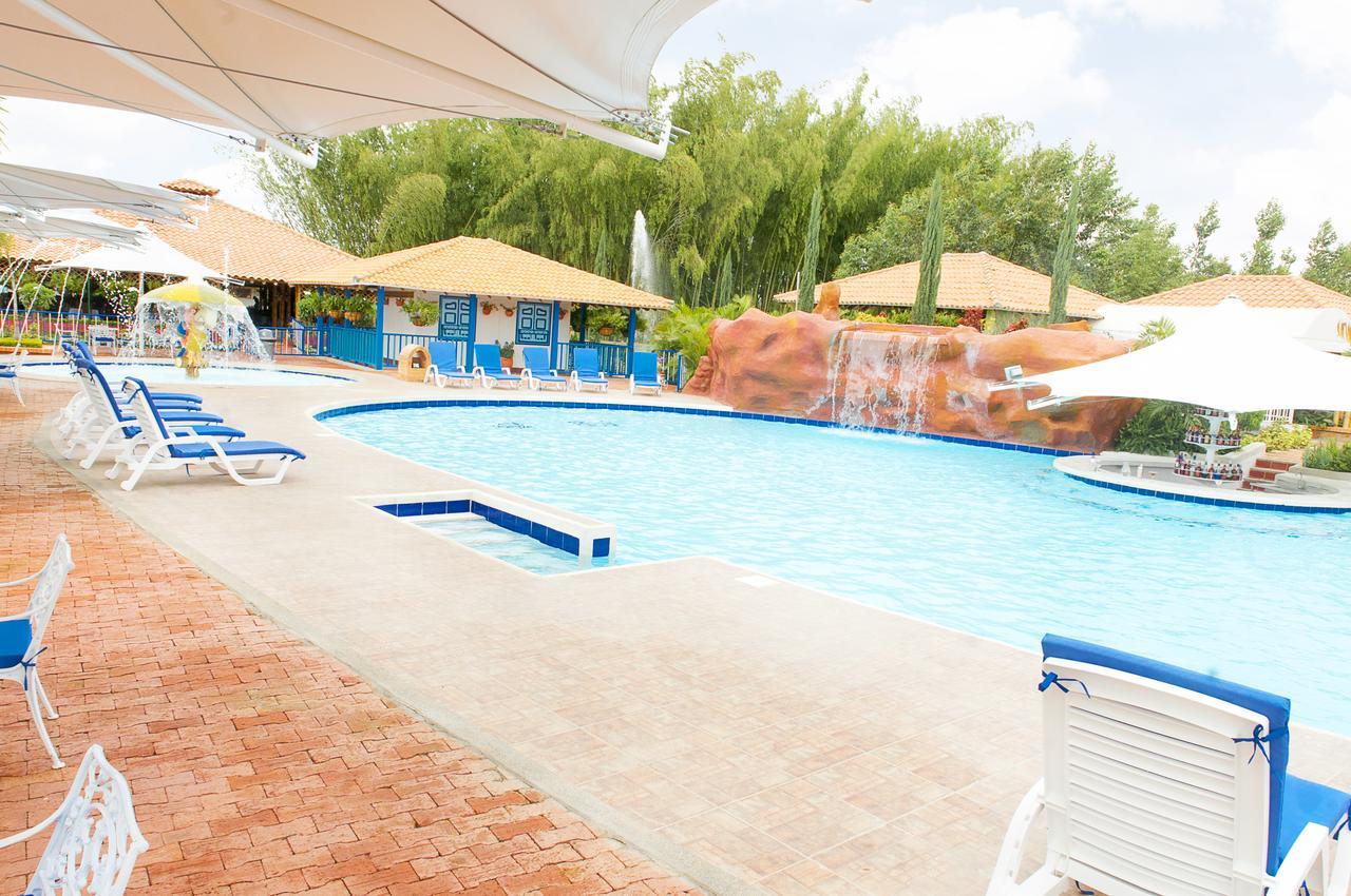 Hotel Campestre Tardes Calenas Yumbo ภายนอก รูปภาพ