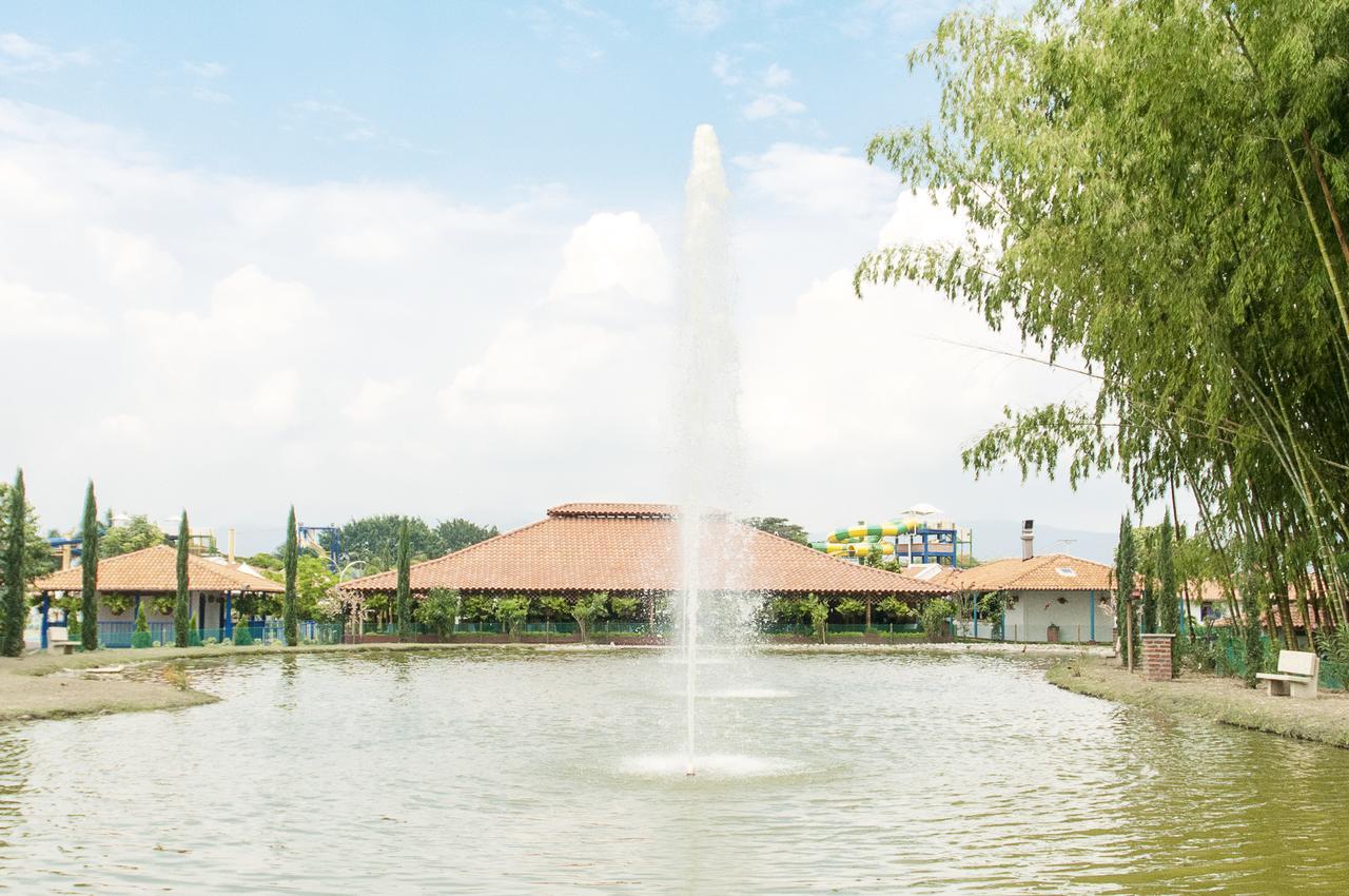 Hotel Campestre Tardes Calenas Yumbo ภายนอก รูปภาพ
