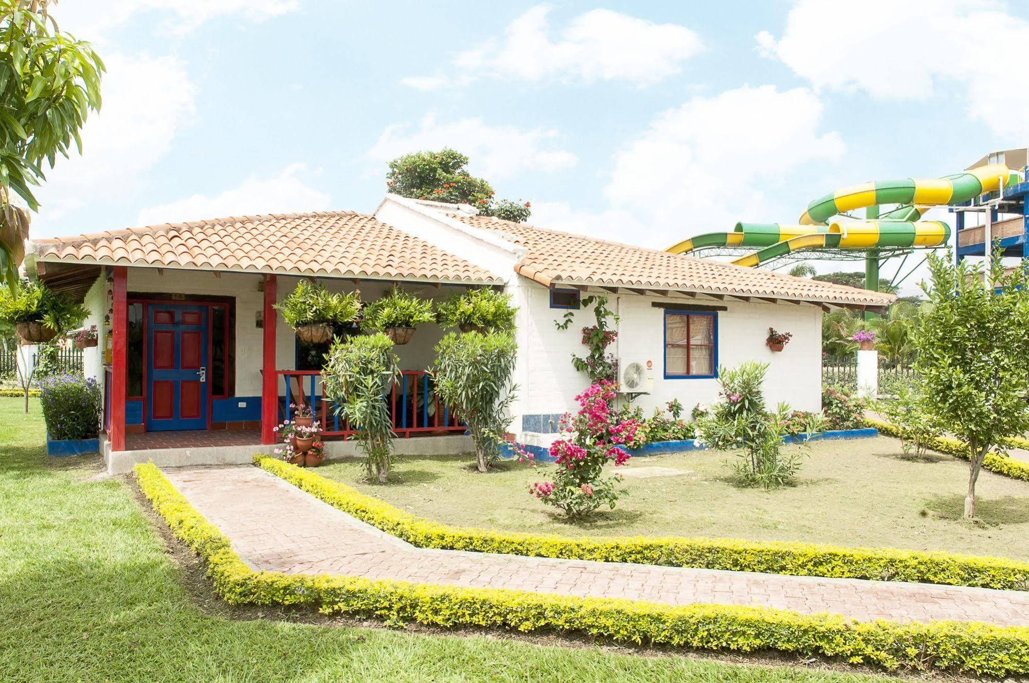 Hotel Campestre Tardes Calenas Yumbo ภายนอก รูปภาพ