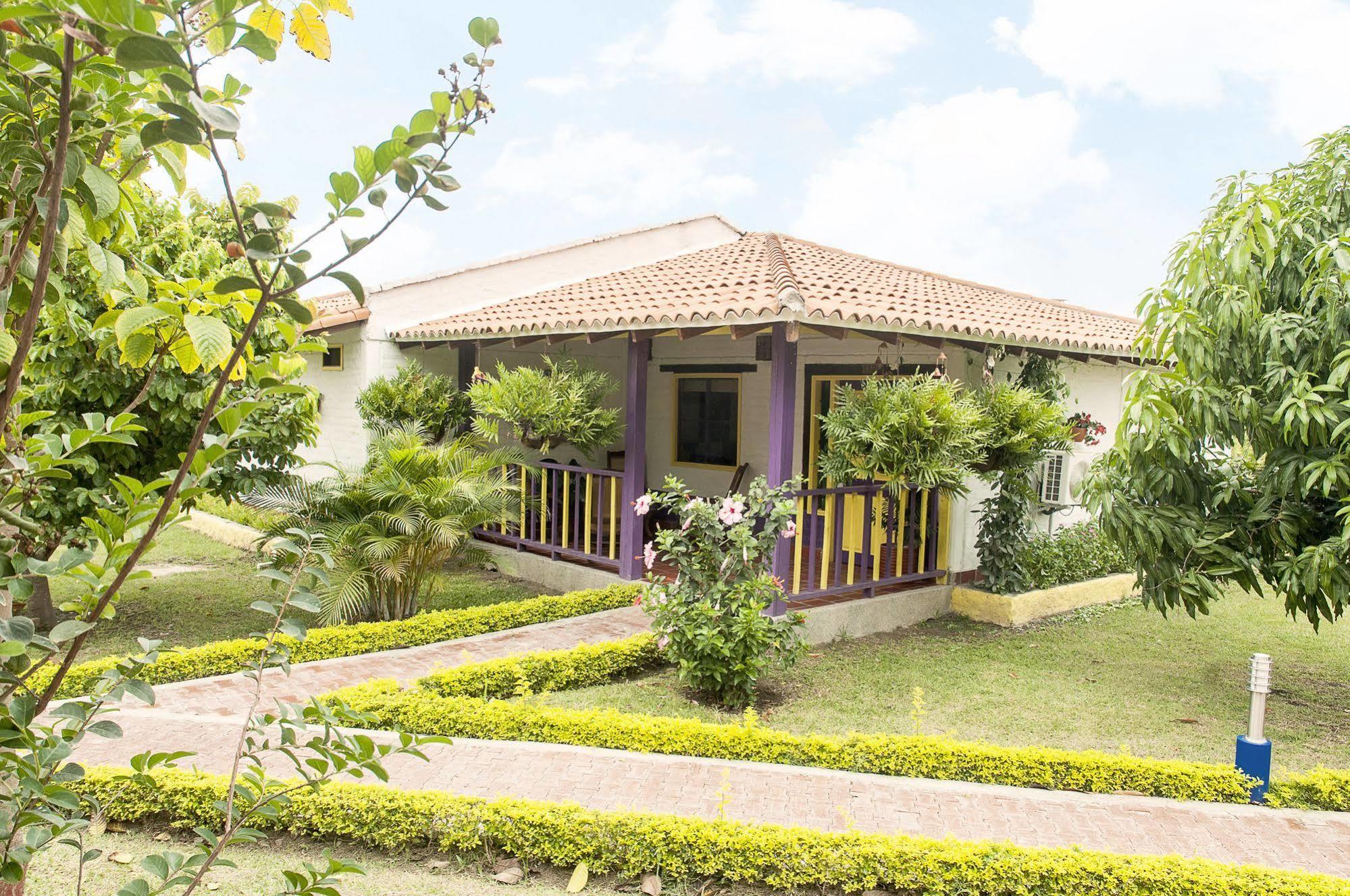 Hotel Campestre Tardes Calenas Yumbo ภายนอก รูปภาพ