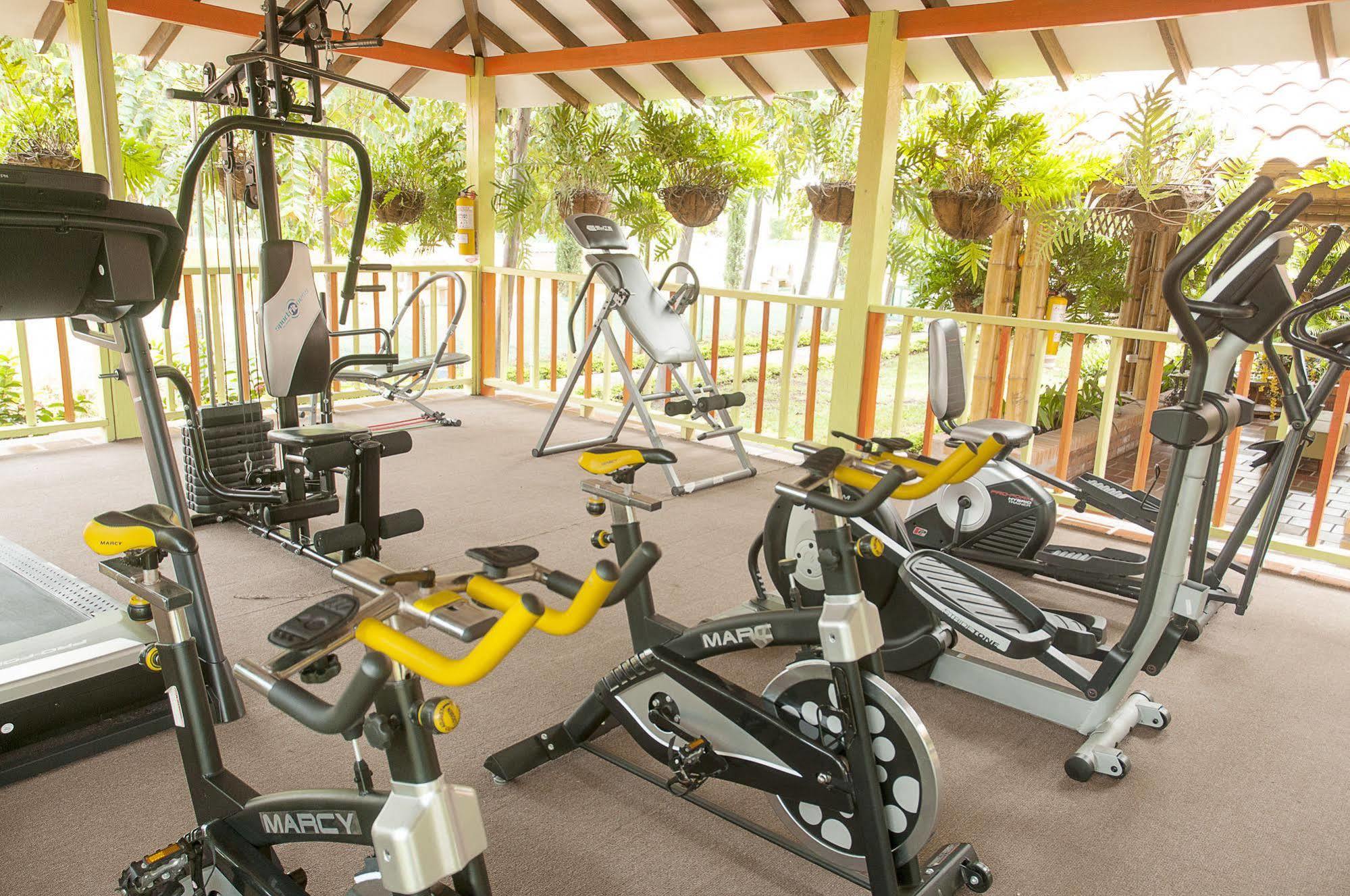 Hotel Campestre Tardes Calenas Yumbo ภายนอก รูปภาพ
